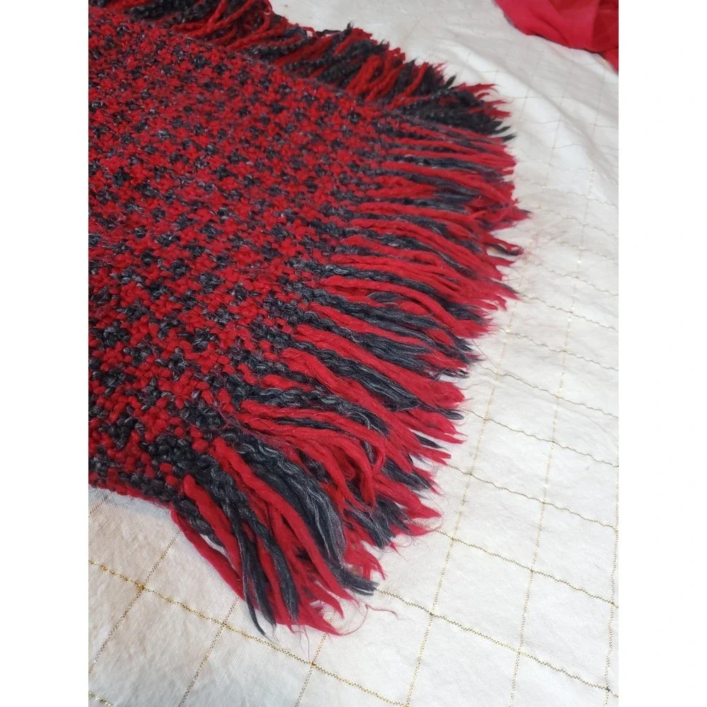 Kennebunk Weavers Wool Blend Fringe‎  Throw Blanket 46x62 Red & Gray Soft Cozy